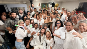 zoila gomez family and friends group photo